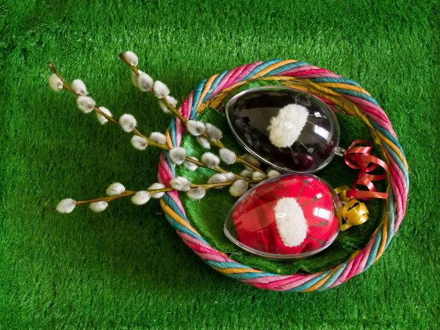 Яйца и мимоза на Пасху