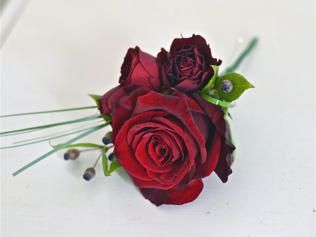 Красивый букет красных роз на 8 марта