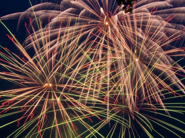 Салют в День Победы 9 мая