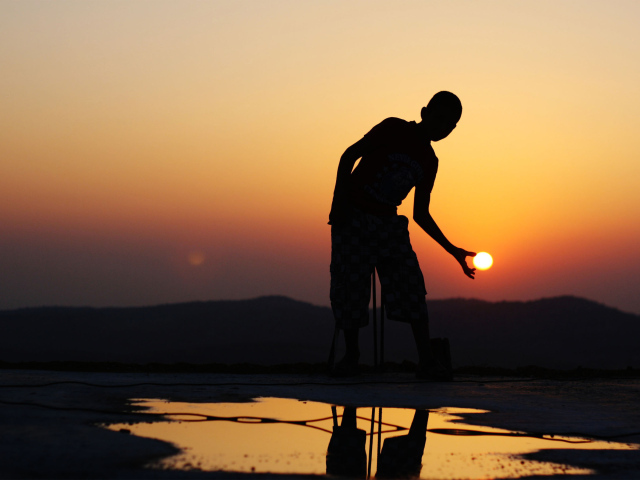 Маленький мальчик в Рамадан