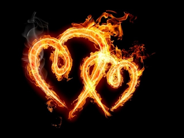 Пламенные сердца на День Святого Валентина 14 февраля