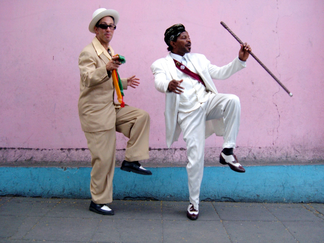 Танцуют степ