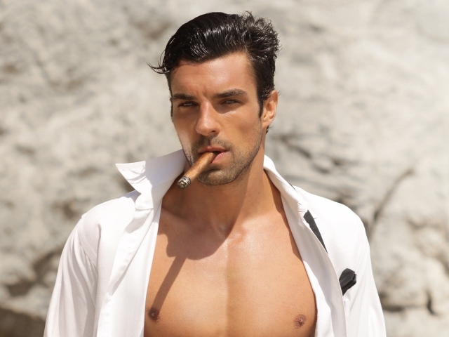 Парень с сигарой