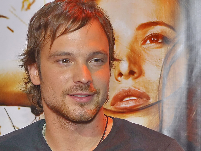 Популярная актер Алексей Чадов