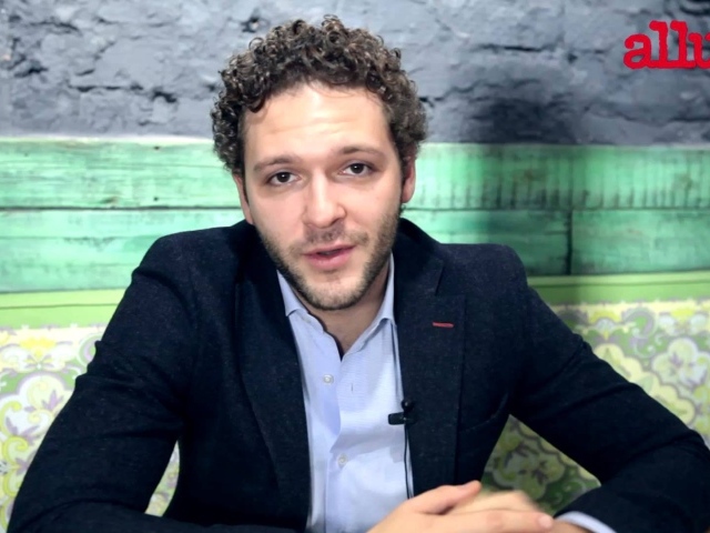 Популярный актер Константин Крюков