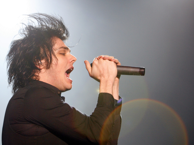 Популярный актер Джерард Уэй