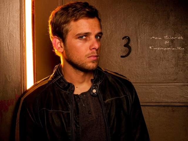 Популярный киноактер Макс Тириот