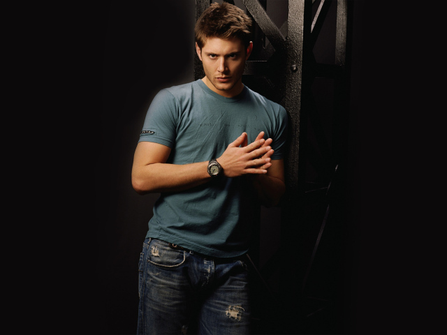 Известный актер Дженсен Эклс