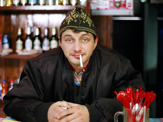 Марат Башаров с сигаретой