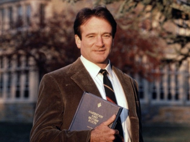 Молодой Робин Уильямс с книгой