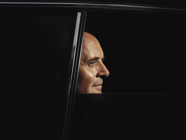 Энтони Хопкинс в автомобиле