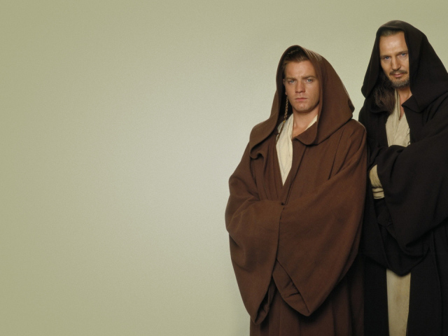 Лиам Нисон в плаще