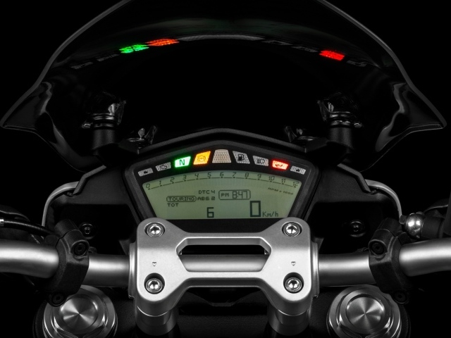 Красивый мотоцикл в москве Ducati Hyperstrada