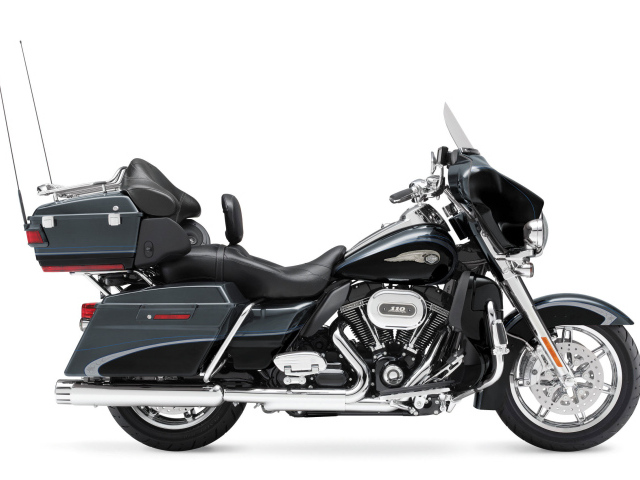 Красивый мотоцикл Harley-Davidson CVO Electra Glide Ultra Classic