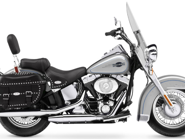 Красивый мотоцикл Harley-Davidson Heritage Softail