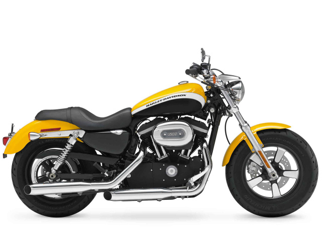 Красивый мотоцикл Harley-Davidson XL 1200X Sportster Forty-Eight