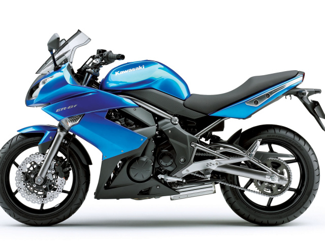 Красивый мотоцикл Kawasaki ER-6f