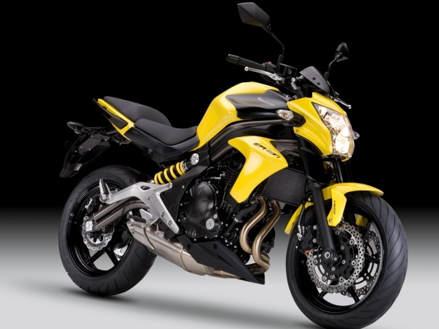 Красивый мотоцикл Kawasaki ER-6n