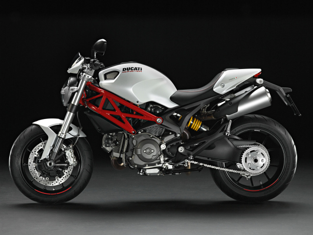 Красивый мотоцикл в москве Ducati Monster 796 Corse Stripe