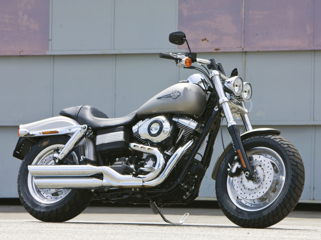 Красивый мотоцикл в москве Harley-Davidson Dyna Fat Bob