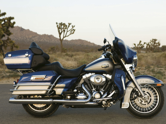 Красивый мотоцикл в москве Harley-Davidson Electra Glide Ultra Classic