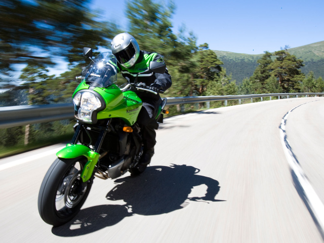 Красивый мотоцикл в москве Kawasaki Versys