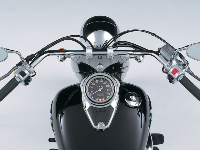 Красивый мотоцикл в москве Suzuki  Intruder C800C