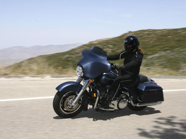 Быстрый мотоцикл Harley-Davidson Street Glide