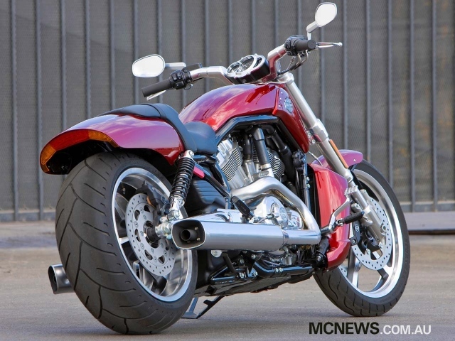 Быстрый мотоцикл Harley-Davidson V-Rod Muscle