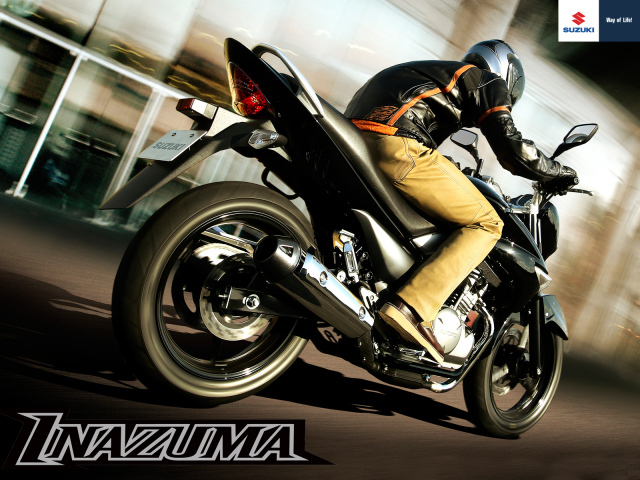 Быстрый мотоцикл Suzuki  Inazuma