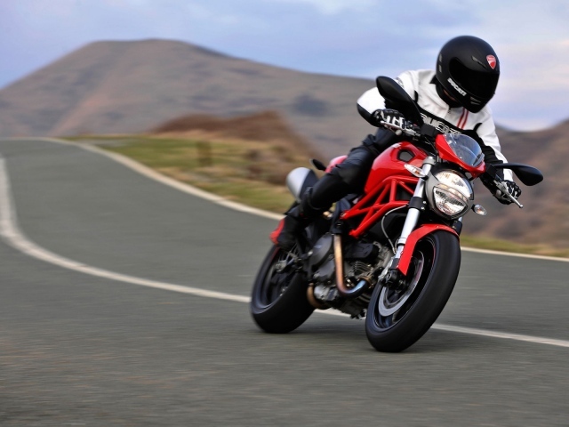 Новый мотоцикл Ducati Monster 1200