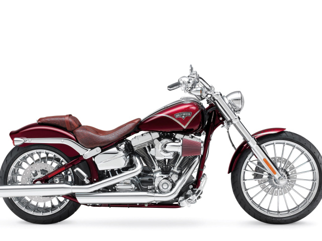 Новый мотоцикл на дороге Harley-Davidson CVO Breakout