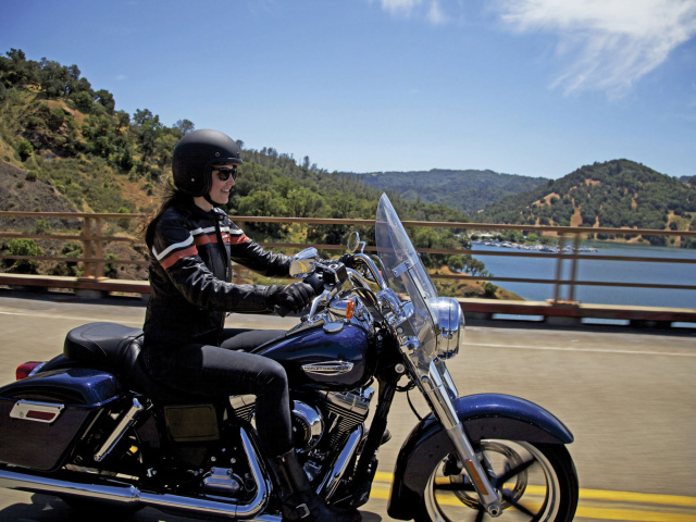 Новый мотоцикл Harley-Davidson Dyna Switchback