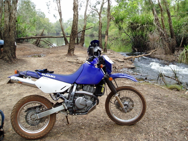 Новый надежный мотоцикл Suzuki DR 650 SE