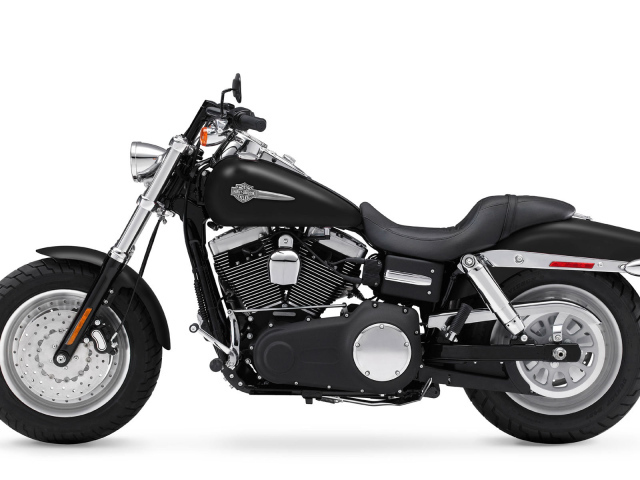 Новый надежный мотоцикл Harley-Davidson Dyna Fat Bob