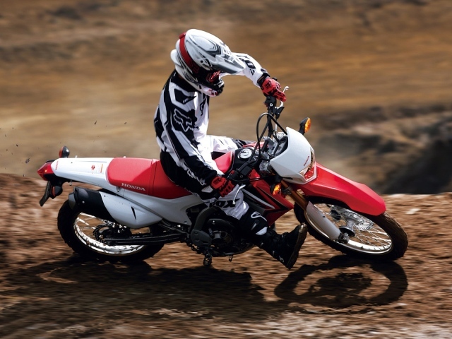 Популярный мотоцикл Honda CRF 250 L
