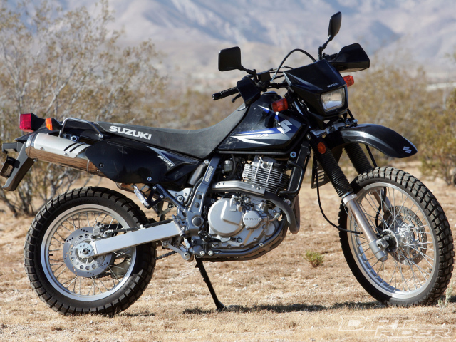 Популярный мотоцикл Suzuki DR 650 SE