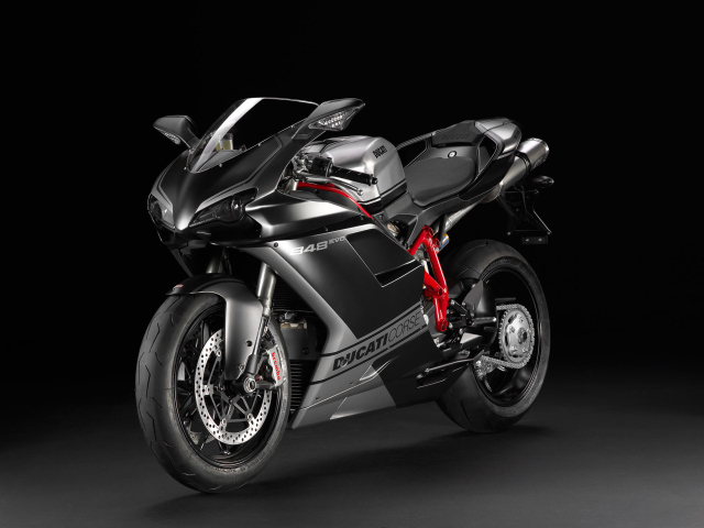 Популярный мотоцикл Ducati Superbike 848 Evo
