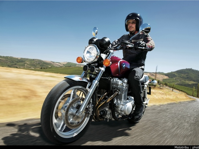 Популярный мотоцикл Honda CB 1100