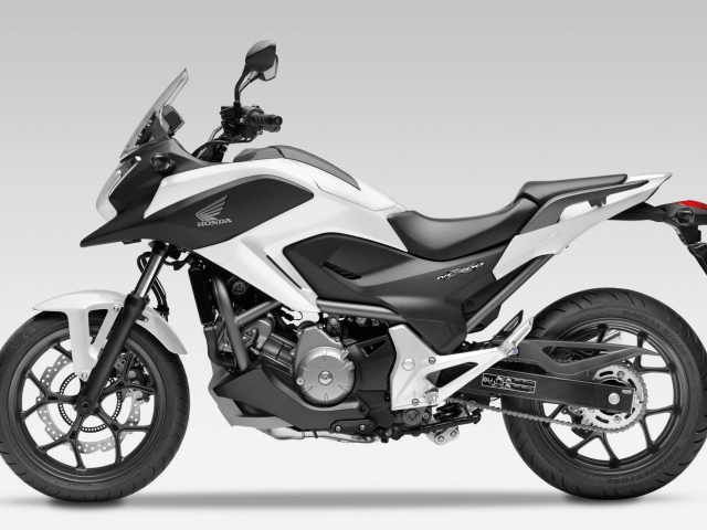 Популярный мотоцикл Honda NC 700 X