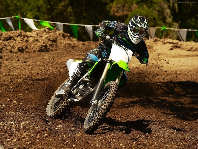 Популярный мотоцикл Kawasaki KX 450 F