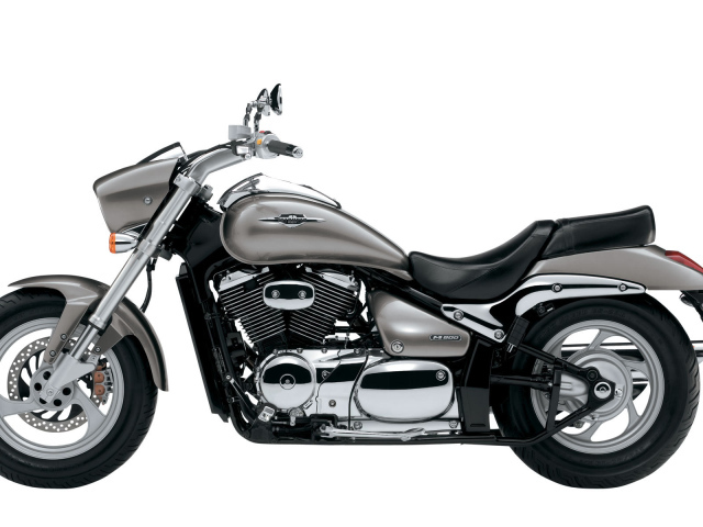Популярный мотоцикл Suzuki  Intruder M800