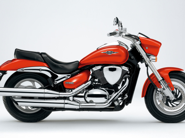 Надежный мотоцикл Suzuki Intruder C800C