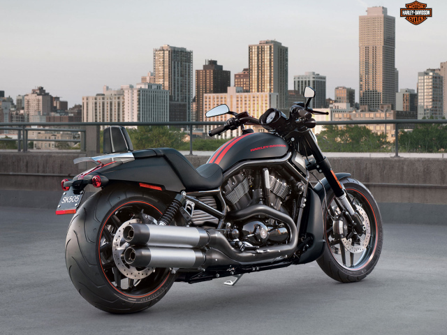 Надежный мотоцикл Harley-Davidson Night Rod Special