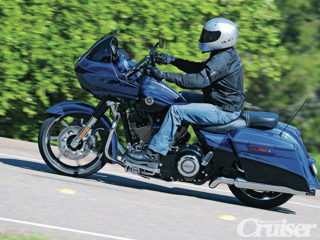 Тест-драйв мотоцикла Harley-Davidson CVO Road Glide Custom