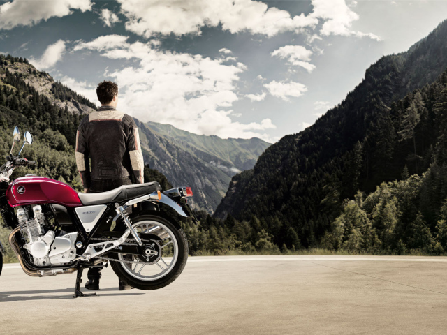 Тест-драйв мотоцикла Honda CB 1100