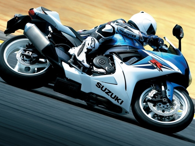 Тест-драйв мотоцикла Suzuki  GSX-R 600