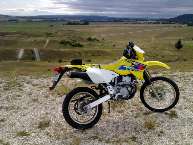 Красивый мотоцикл в москве Suzuki  DR-Z 125