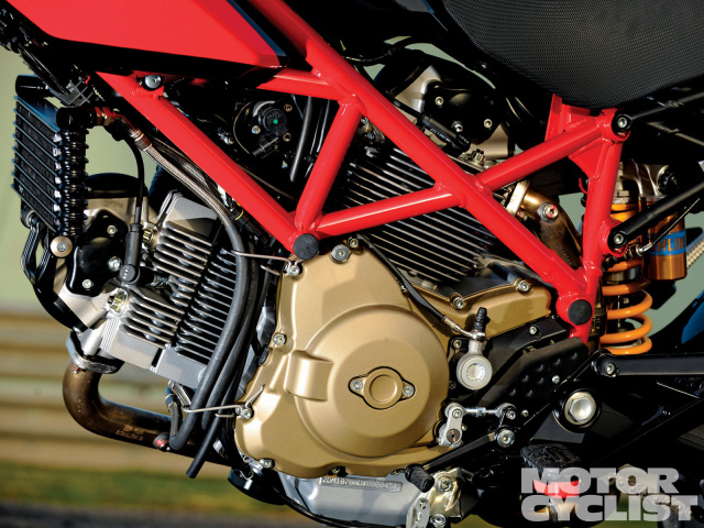 Надежный мотоцикл Ducati Hypermotard SP