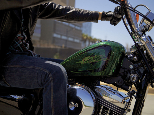 Тест-драйв мотоцикла Harley-Davidson XL 1200V Sportster Seventy-Two